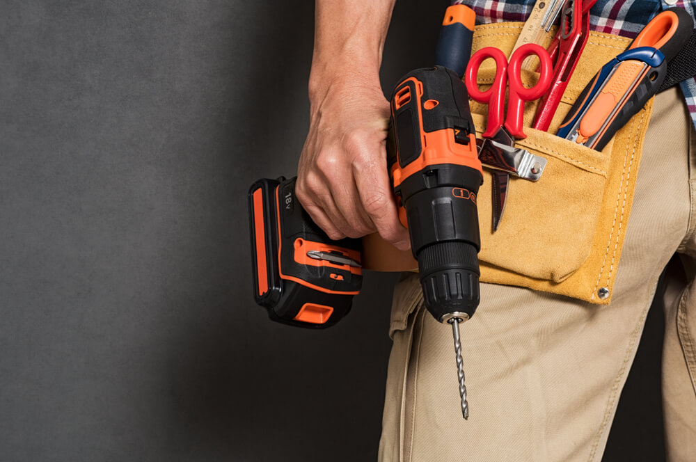 5-timeless-gifts-your-dad-fathers-day-tools-screwdrivers-electric-handytools-DIY